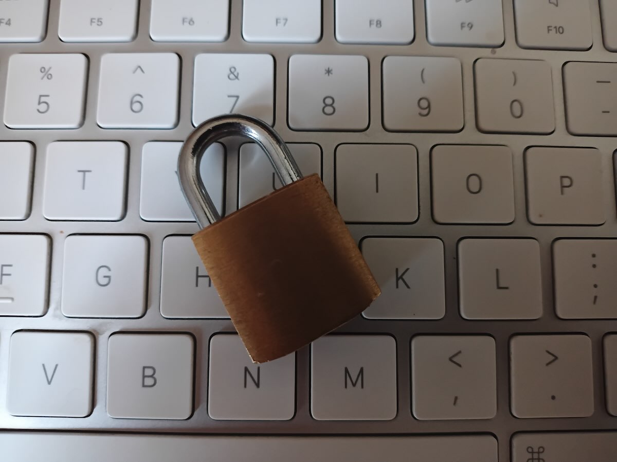 Die ganze Fassung von DSGVO ist in Verordnung (EU) 2016/679 des Europäischen Parlaments und des Rates angeführt